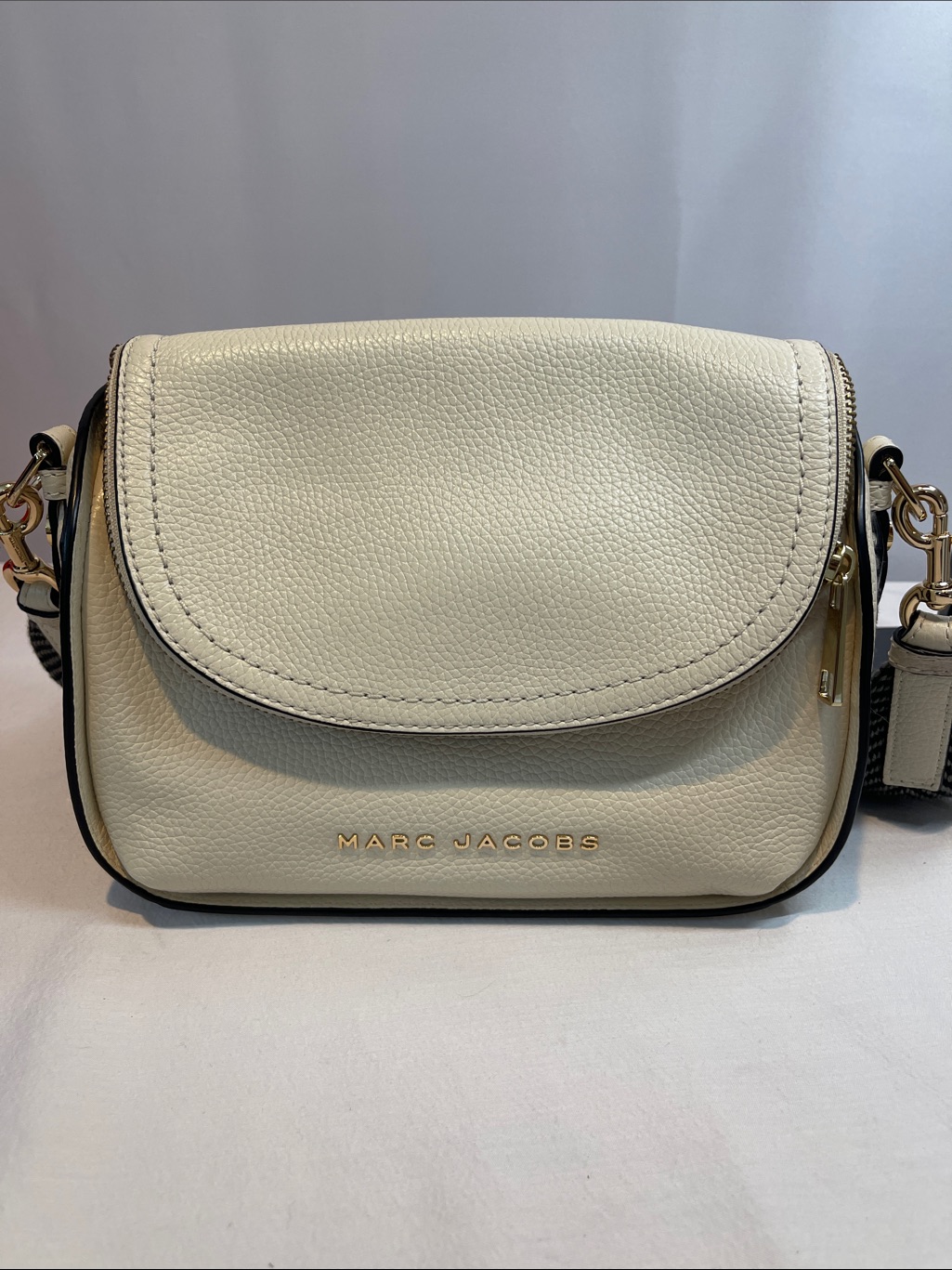 Marc Jacobs Cream Leather Crossbody Bag With Gold Hardware *Read*